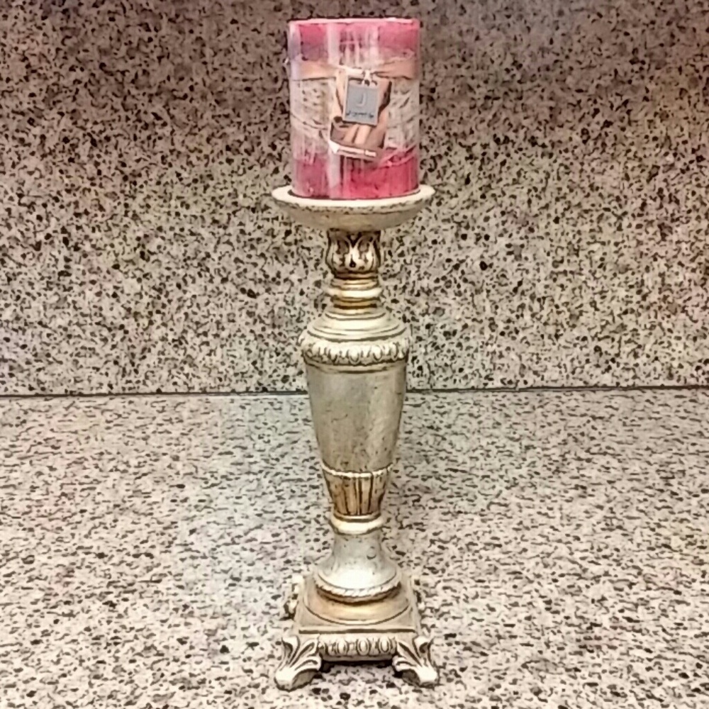 🌟Gold Candle Holder With Candle🌟